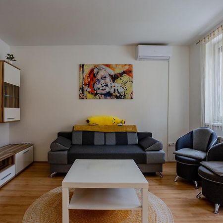 Ferienwohnung Six Corners - Sunny Corner Pécs Exterior foto