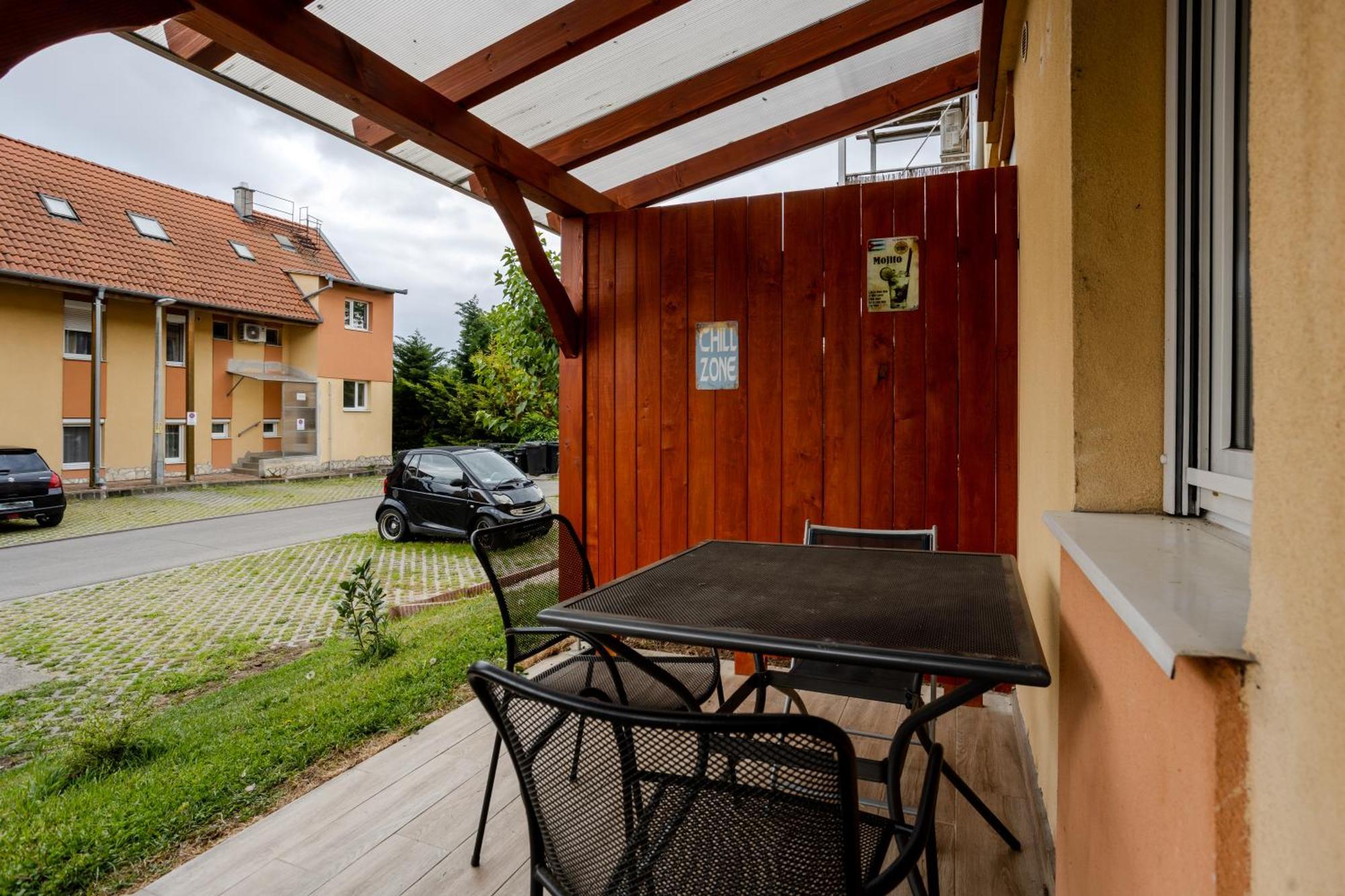 Ferienwohnung Six Corners - Sunny Corner Pécs Exterior foto